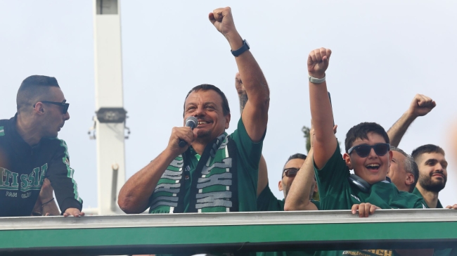 Αταμάν: «Θέλατε το έβδομο αστέρι και είναι εδώ!» (vid)