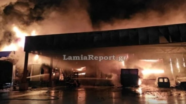 Νέα στοιχεία για τη μυστηριώδη φωτιά στο εργοστάσιο παρασκευής γευμάτων στη Λαμία: Το ενδεχόμενο του εμπρησμού που εξετάζουν οι αρχές (vid)