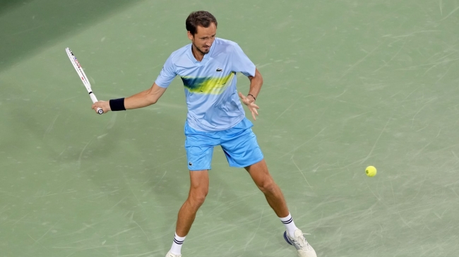 Υπέταξε τον Μαροζάν και προκρίθηκε στον επόμενο γύρο ο Μεντβέντεφ (vid)