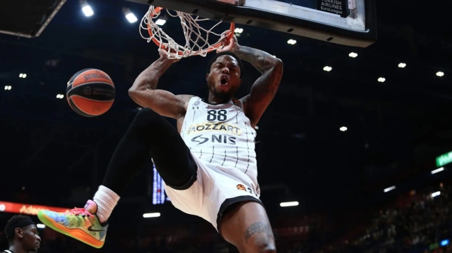 Γιατί η Παρτίζαν βάζει προσωρινό φρένο στη μεταγραφή Τζόουνς στον Ολυμπιακό