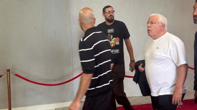 Ο Πίνι Γκέρσον αντάλλαζε φιλιά με τους οπαδούς του Ολυμπιακού! (vid)