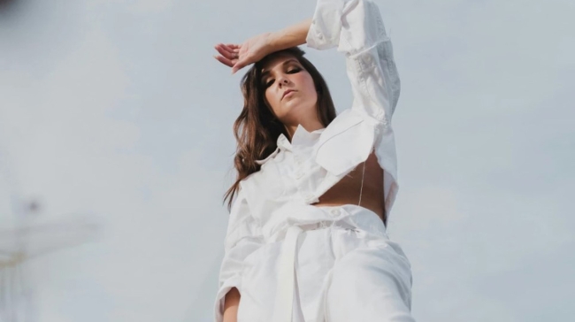 Έξι τρόποι για να «κατακτήσεις» την ευτυχία το 2026, σύμφωνα με επιστήμονες