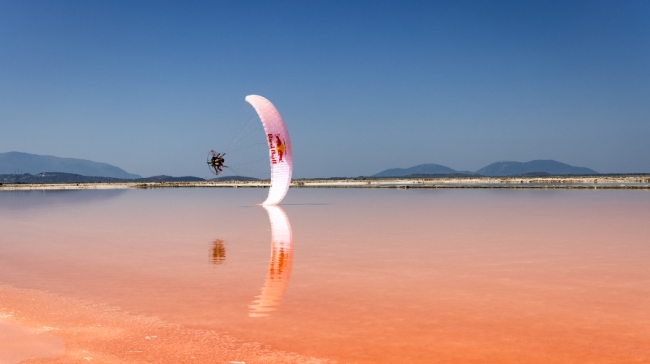 Paratrike: Το σπορ που θα σε κάνει να πιστέψεις ξανά στα ιπτάμενα αυτοκίνητα