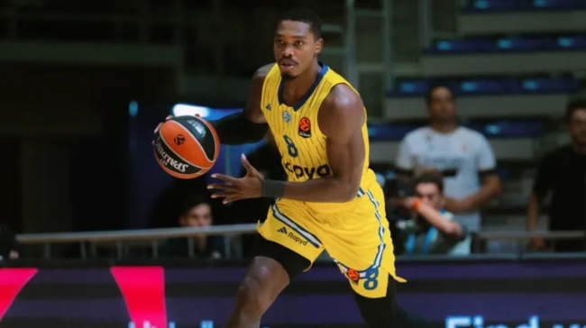 Χάνει Ολυμπιακό και Παναθηναϊκό ο Γουόκερ μετά τον τραυματισμό στον ώμο