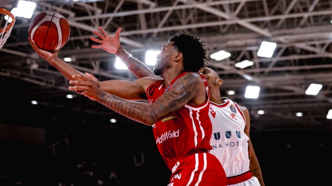 «Περίπατος» της Αρμάνι κόντρα στη Ρέτζιο Εμίλια του Πρίφτη