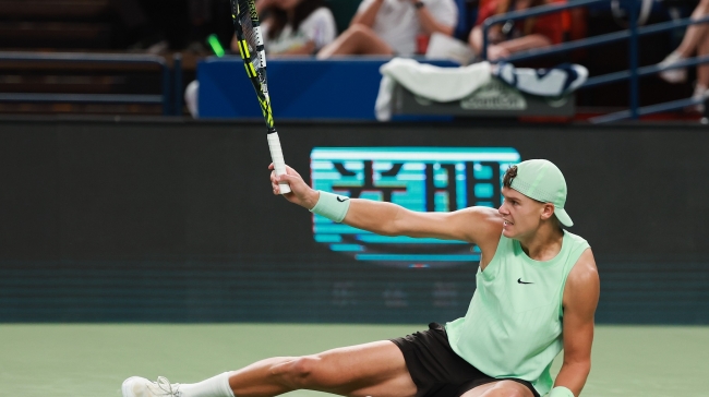 O Ρούνε επέστρεψε στις προπονήσεις στο κορτ με... ένα πόδι