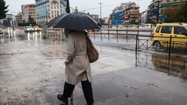 Πρέπει να πας δουλειά μέσα στην κακοκαιρία; Δες τι λέει ο νόμος