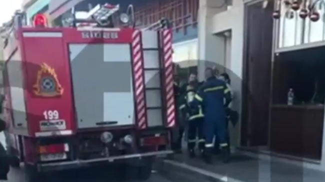 Φωτιά στο εστιατόριο του Άλεκ Πίτερς στο Μικρολίμανο