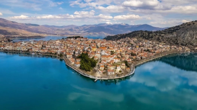 Χειμερινή απόδραση στην Καστοριά: Οι εμπειρίες που αξίζει να ζήσετε