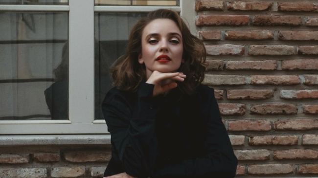 Οι 6 κινήσεις που φανερώνουν ότι κάποιος σου λέει ψέματα (και μάλλον δεν είχες παρατηρήσει ποτέ)