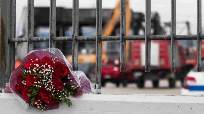 Τριήμερο πένθος στα Τρίκαλα για τις 5 νεκρές εργαζόμενες στο εργοστάσιο «Βιολάντα»