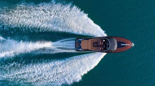 Το υπερπολυτελές σκάφος με μήκος 12 μέτρα που βγαίνει σε 12 μόνο κομμάτια