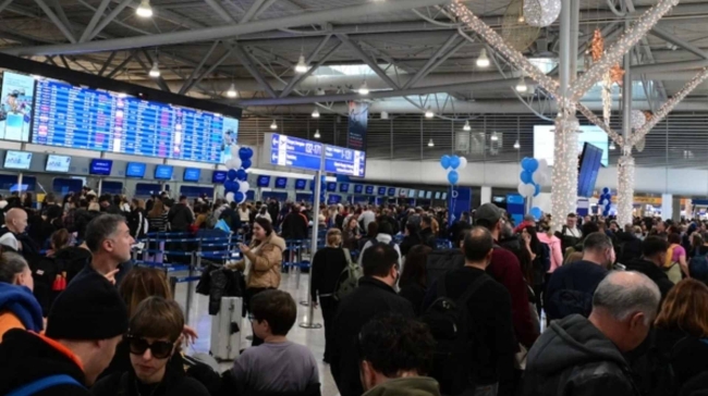 Το blame game για το φιάσκο με τα αεροδρόμια, οι αμετακίνητοι του ανασχηματισμού και η αλλαγή με τους αγρότες