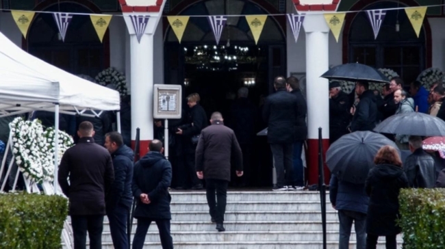 Βιολάντα: Θρήνος στην κηδεία της Σταυρούλας στην Καρδίτσα: Ολόκληρο το χωριό την ξεπροβόδισε