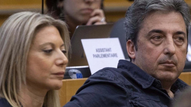 Ασλανίδης κατά Καρυστιανού: «Δεν είναι κανείς από τους γονείς μαζί της σε αυτό το εγχείρημα»