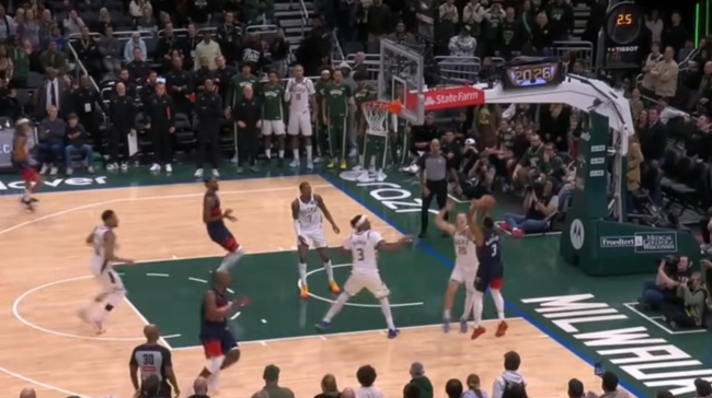 Το σουτ του ΜακΚόλουμ που... ξέρανε τους Μπακς στο 1''