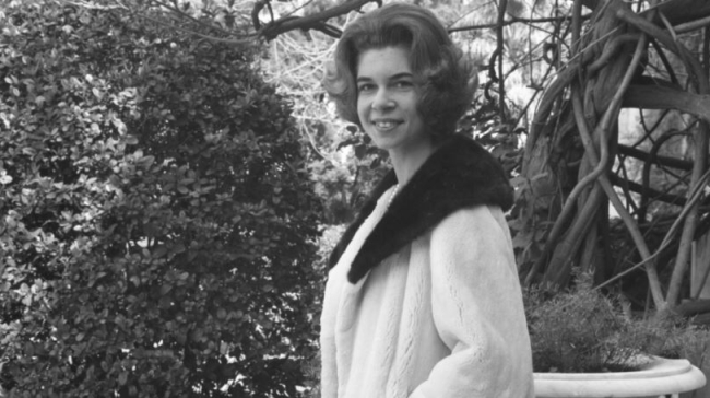 Ειρήνη: Η ασυνήθιστη πριγκίπισσα που έζησε πολλές ζωές