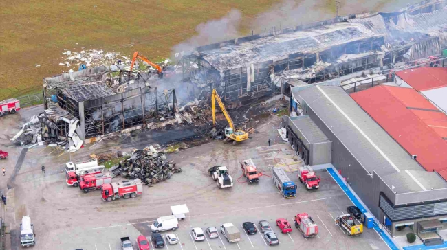 Φωτιά στο εργοστάσιο «Βιολάντα»: Εντοπίστηκε η σορός και της πέμπτης γυναίκας (vid)