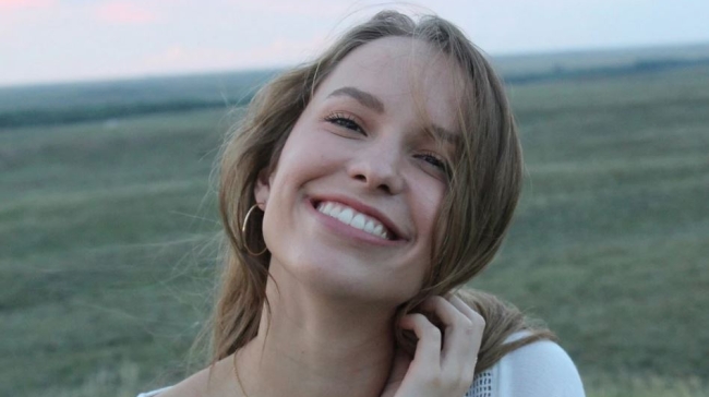 Οι άνθρωποι που φαίνονται νεότεροι από την ηλικία τους ακολουθούν 9 συγκεκριμένα πρότυπα τρόπου ζωής