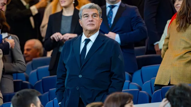 Ο Λαπόρτα επιμένει στον Άλβαρες: «Θέλουμε ακόμη να τον υπογράψουμε»