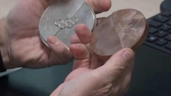 Μυστήριο με τα μετάλλια των Χειμερινών Ολυμπιακών Αγώνων: Σπάνε λίγο μετά την παράδοσή τους στους αθλητές