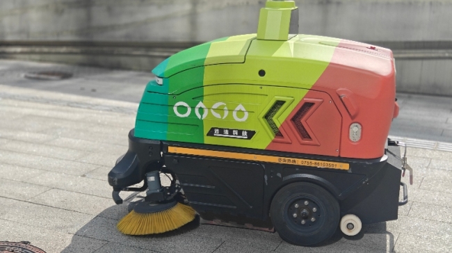 Η καθαριότητα σε άλλο επίπεδο: Αυτόματες ρομποτικές σκούπες κατακτούν τους δρόμους της Κίνας