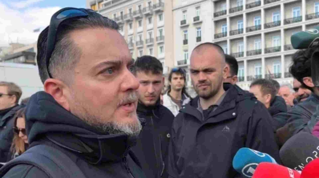 Καταγγελία Θοδωρή Ελευθεριάδη: «Οι αστυνομικοί με απείλησαν με προσαγωγή ενώ γνωρίζουν ποιος είμαι»