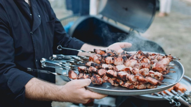 Καιρός: «Κλείδωσε» η κακοκαιρία της Τσικνοπέμπτης - Δύσκολο το ψήσιμο σε εξωτερικούς χώρους