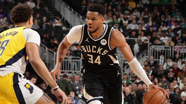 Οι Μπακς επέστρεψαν στις νίκες με εντυπωσιακό Αντετοκούνμπο που αποχώρησε τραυματίας