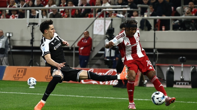 Η φάση στο 90’ είναι η εικόνα του φετινού πρωταθλήματος για τον Ολυμπιακό!