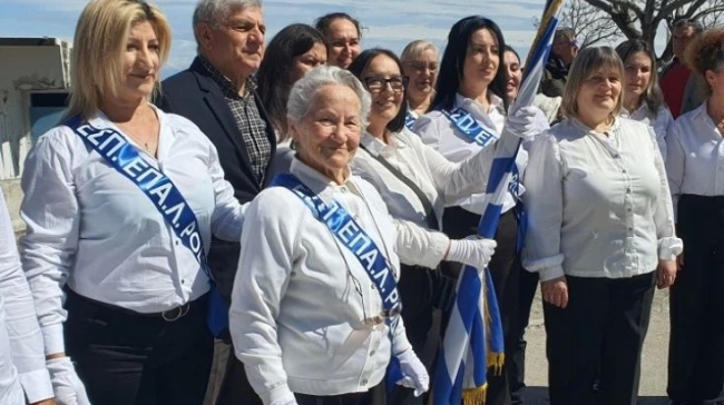 «Ποτέ δεν είναι αργά»:Η 82χρονη που παρέλασε στη Ρόδο μιλά για το αέναο κυνήγι της ζωής