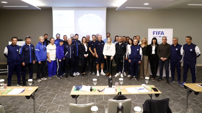 Έναρξη στο πρόγραμμα FIFA Football for Schools με τον Χρίστο Στόιτσκοφ