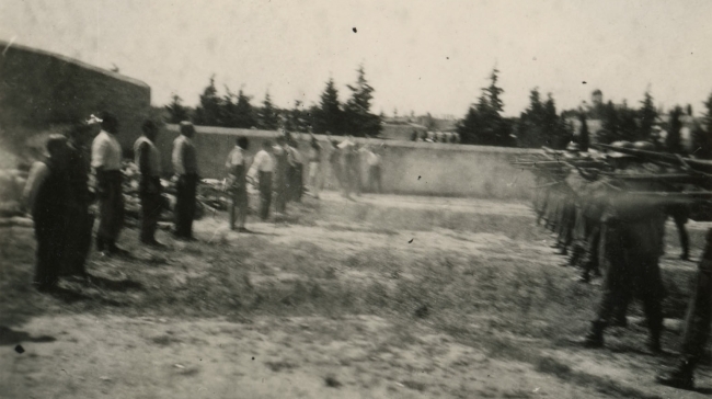 Καισαριανή: Οι τρεις σκληρές φωτογραφίες από την εκτέλεση των 200 που δεν δόθηκαν στη δημοσιότητα