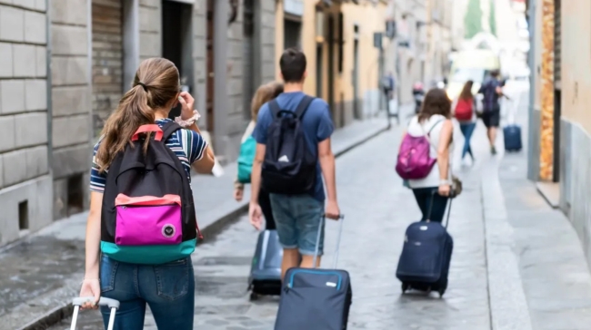 6 λάθη που κάνoυμε για να γλιτώσουμε χρήματα στα ταξίδια και τελικά μας κοστίζουν περισσότερο