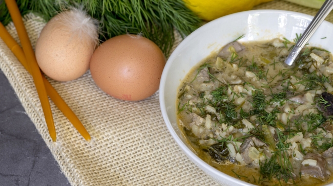 «Οδηγός» για το Πάσχα: Οι «χρυσοί κανόνες» και οι «παγίδες» για αρνί, αυγά και κοκορέτσι