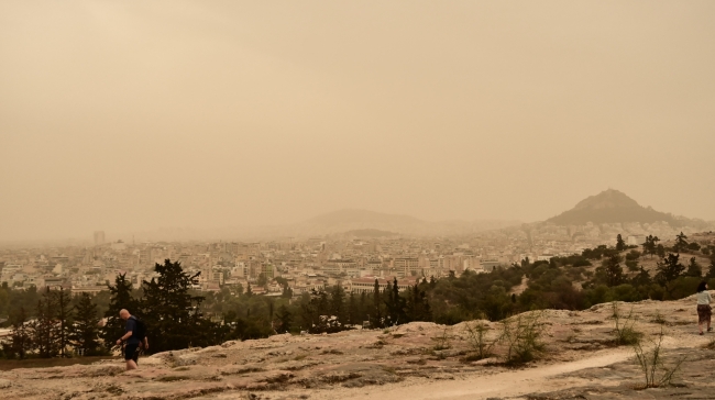 Καιρός: Επιστροφή εκδρομέων, επιστροφή αφρικανικής σκόνης και... 25άρια (vid)