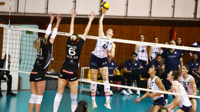 Τεράστια νίκη και πρόκριση στα ημιτελικά για τον ΑΟ Θήρας