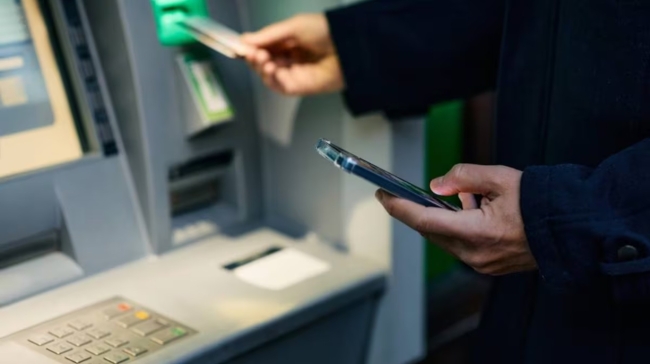 Οι ειδικοί συμφωνούν: Ο λόγος για τον οποίο δεν πρέπει να εκτυπώνετε την απόδειξη στο ΑΤΜ