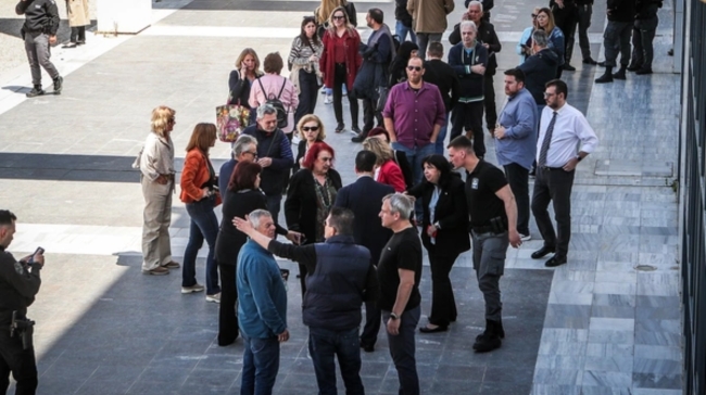 Η βαλίτσα του 89χρονου στο ταξί θα «μιλήσει» για τις κινήσεις του - Το ταξίδι που ετοίμαζε και τα ΜΜΕ στόχοι