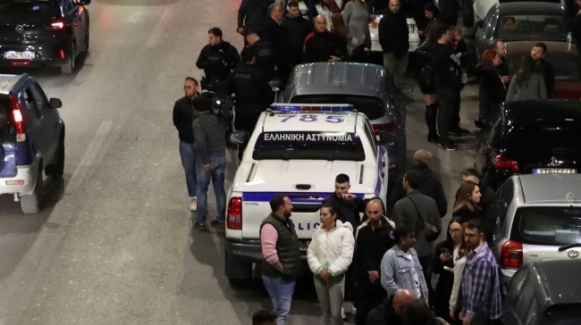 Μπλόκο της αστυνομίας στο «έθιμο» με τις μολότοφ στην Ανάσταση στον Νέο Κόσμο (vid)