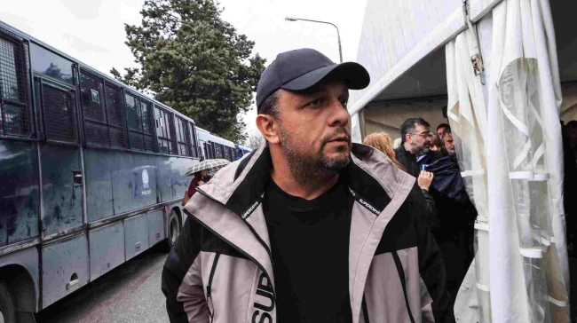 Δίκη για τα Τέμπη: Αποχώρησε με ασθενοφόρο ο Ρούτσι, αστυνομική βία καταγγέλλει η Κωνσταντοπούλου (vid)