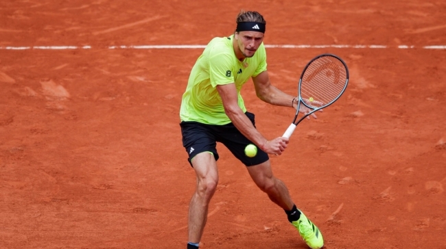 O Ζβέρεφ με φανέλα του Ολίσε στον αγώνα του στο Μόναχο