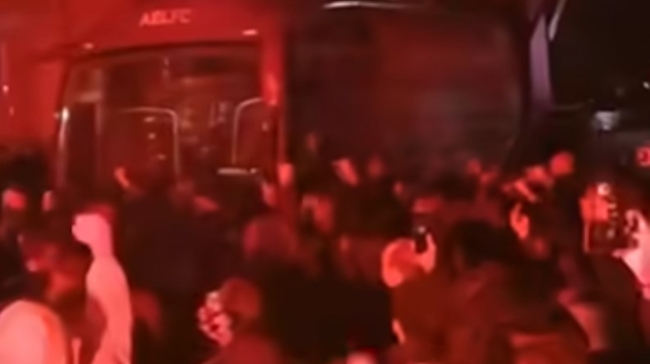 «Δεν θα σ’αφήσω ποτέ!»: Αποθεωτική υποδοχή και στήριξη των Λαρισαίων στην ΑΕΛ Novibet