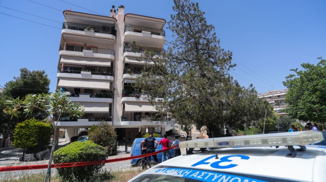 Σε κατάσταση σοκ οι γονείς της 17χρονης επιζήσασας: «Ξέρεις τι είναι να σου λένε ότι το παιδί σου έπεσε»
