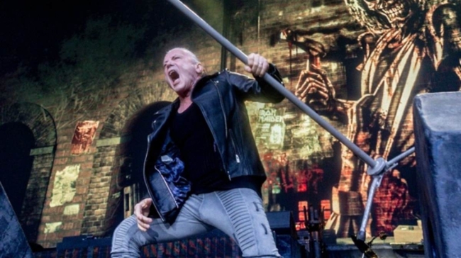 Ο Τσατραφύλλιας έβγαλε καιρικό για τους Iron Maiden: «Χωρίς ομπρέλα σήμερα στο ΟΑΚΑ»