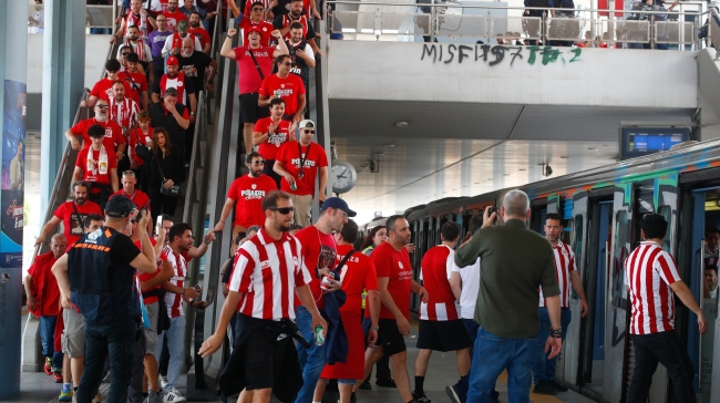 Ξεκίνησε η επιβίβαση των πρώτων φιλάθλων του Ολυμπιακού στο τρένο για T-Center