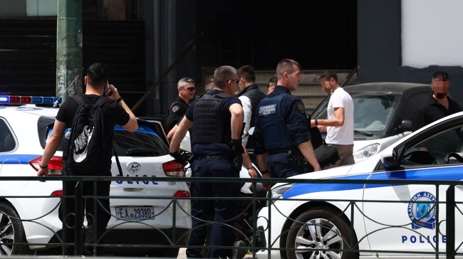Συναγερμός στην ΕΛ.ΑΣ. για την ένοπλη ληστεία με καλάσνικοφ σε τράπεζα στην Κάτω Τιθορέα
