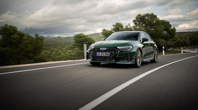Η Audi γιορτάζει τα 50 χρόνια του 5κύλινδρου κινητήρα με μια συλλεκτική έκδοση του RS 3