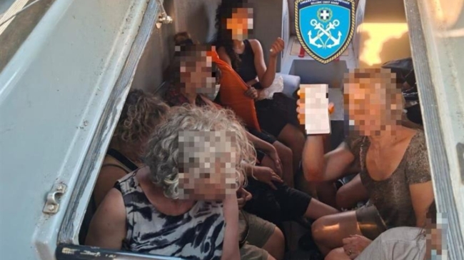 Ρέθυμνο: Συγκλονιστικό βίντεο από τη διάσωση πολιτών μέσα από τη θάλασσα, 29 άτομα απεγκλώβισε το Λιμενικό