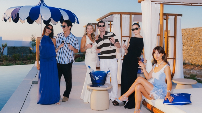 Ο απόλυτος οδηγός της Πάρου από την Grey Goose: Τα hotspots και τα signature cocktails που διαμορφώνουν τη σύγχρονη ταυτότητα του νησιού
